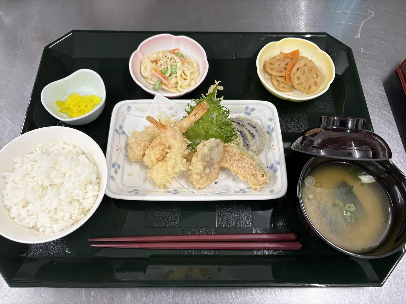 自社調理の食事(和食)